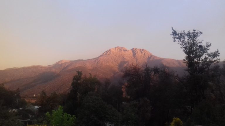 Lumières du soir sur les montagnes depuis la Obra