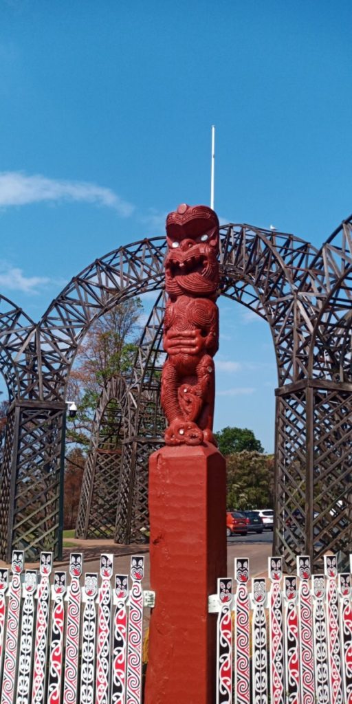 Art Maori dans un parc